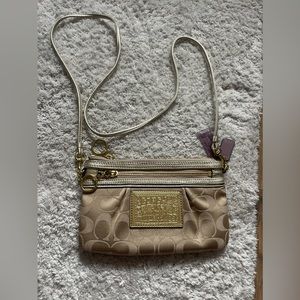 Coach Poppy Signature Front Zip Pleated Wristlet Clutch Purse — Tan/Bronze